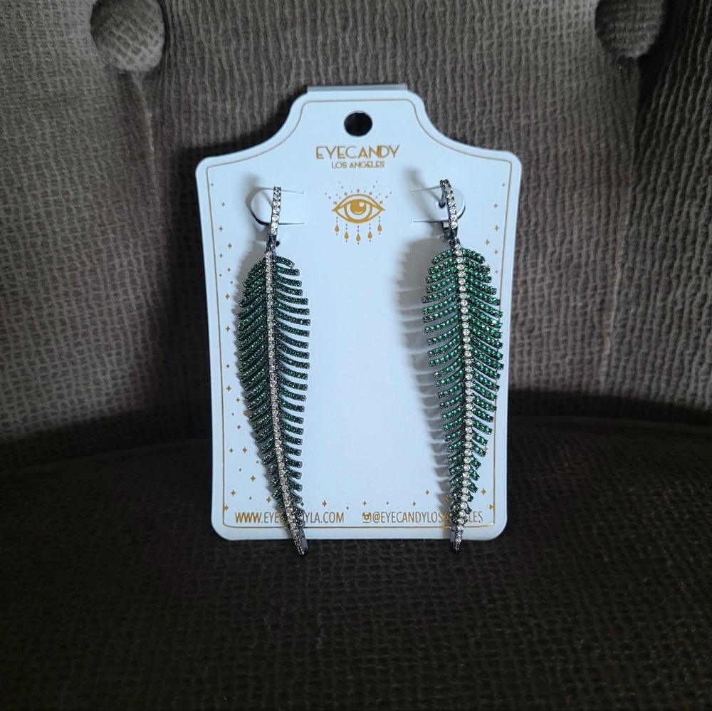 Eye👁 Candy🍭 Los Angeles🏙 "Caleen" Green💚 Feather🪶 Earrings - Picture 15 of 16